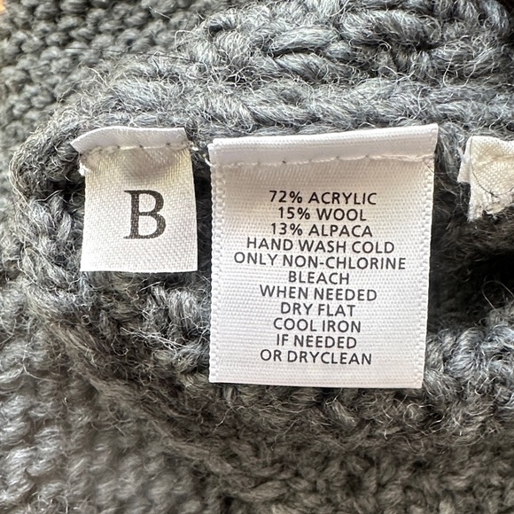 LOFT Gray Cable Knit Cardigan Toggle Closure Cozy Sweater Size Medium - Picture 9 of 10